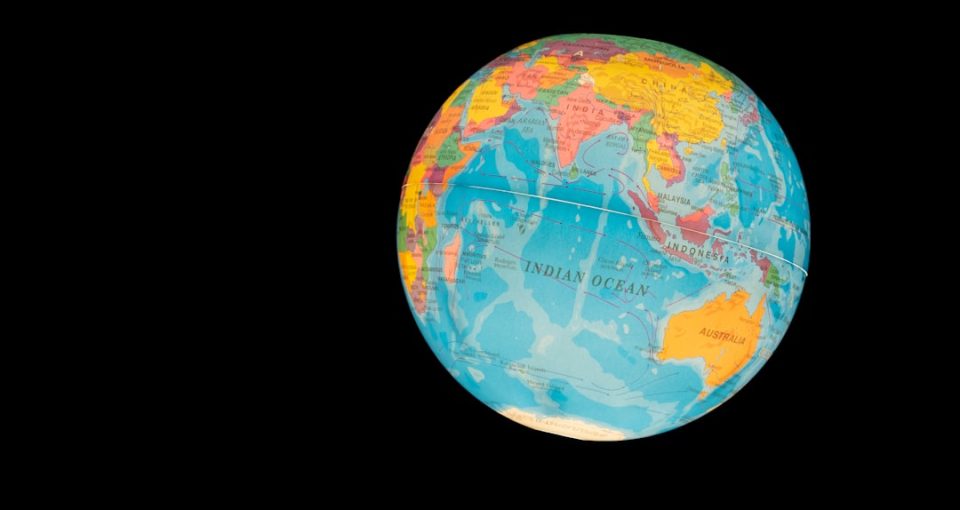 earth-globe-illustration-for-international-market-strategy